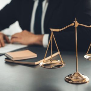 پیامدهای عدم بازگرداندن پول واریز اشتباهی در نظام حقوقی